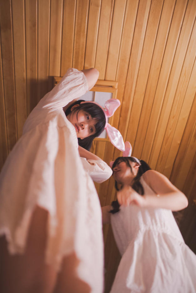 兔耳萝莉的姐妹情
