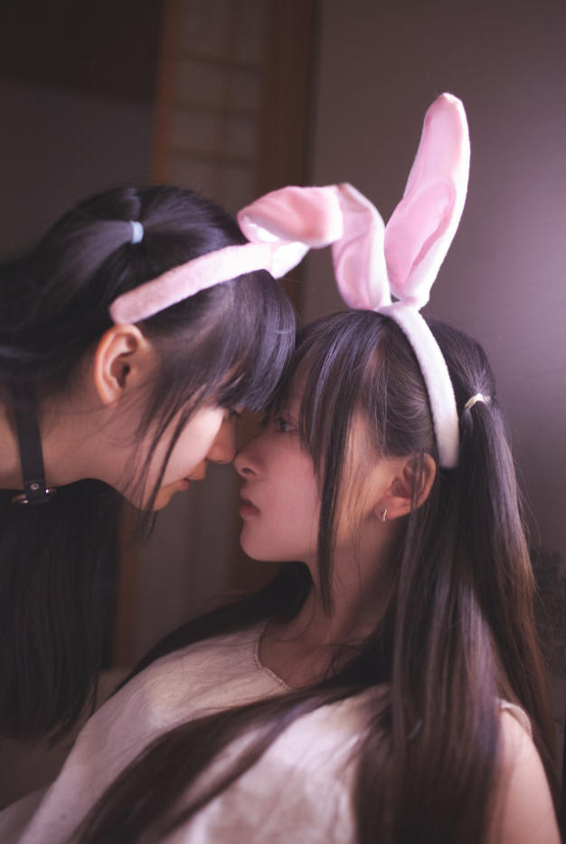 兔耳萝莉的姐妹情