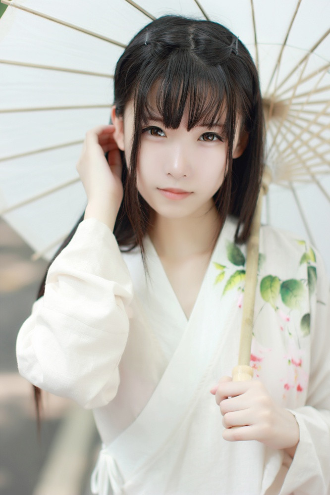 山城，遇见她如春水映梨花