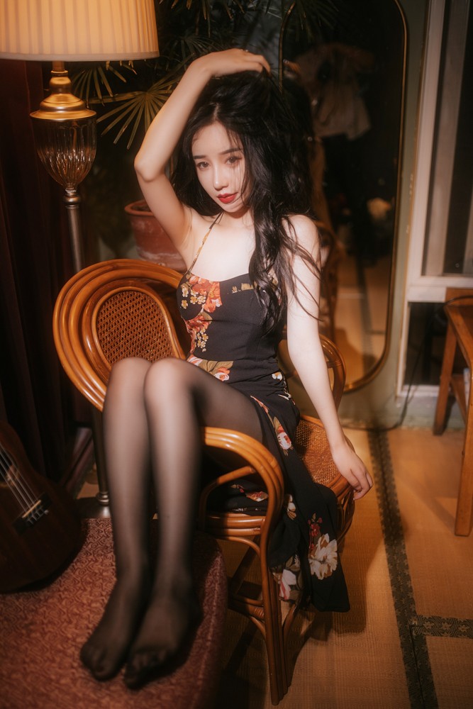 轻轻闭上眼