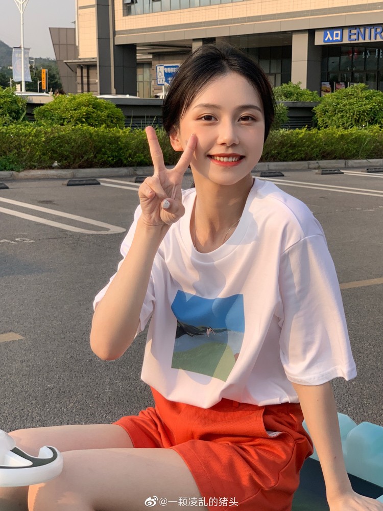  玩耍属于小朋友的碰碰车 ???