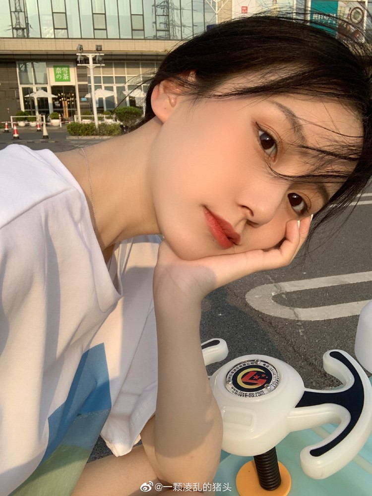  玩耍属于小朋友的碰碰车 ???