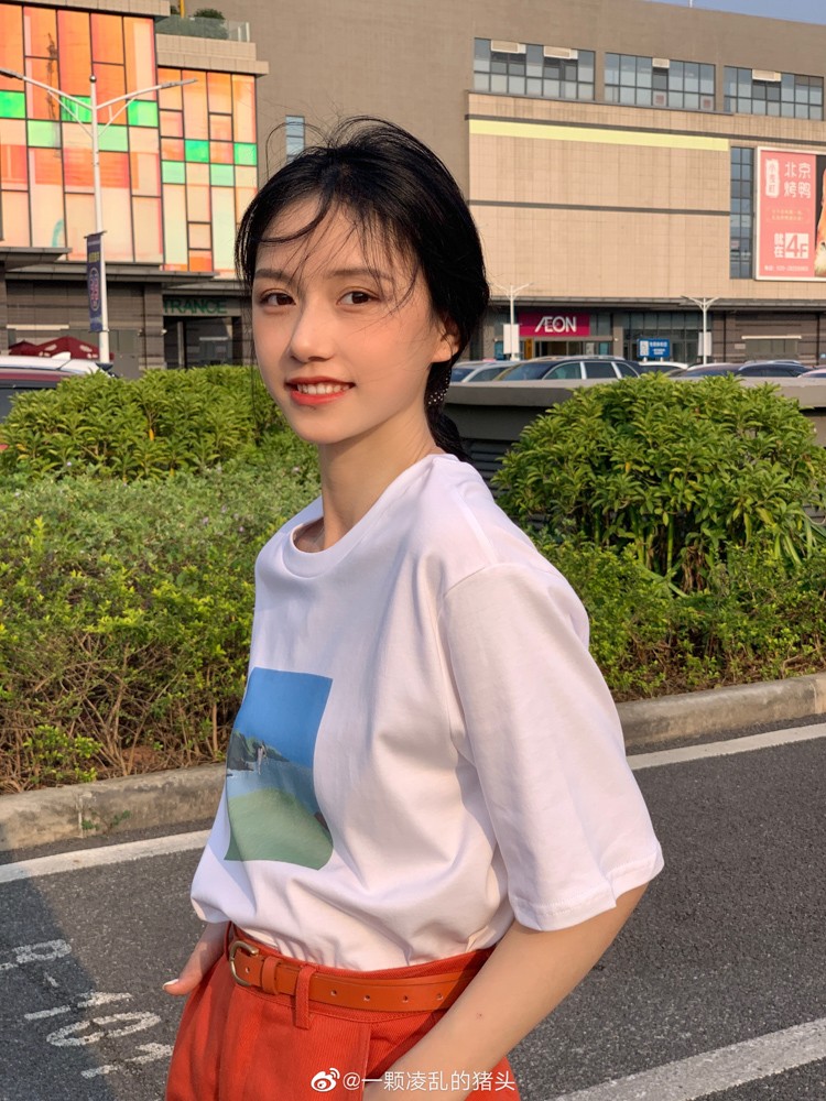  玩耍属于小朋友的碰碰车 ???