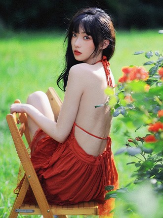 红裙少女写真