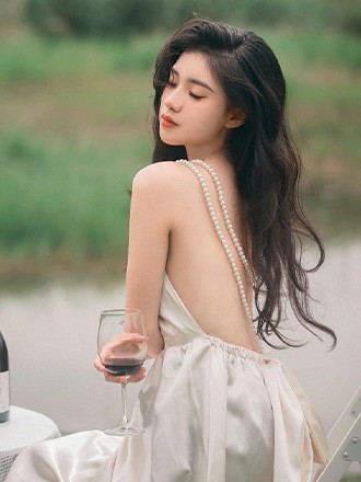 夏日的葡萄酒
